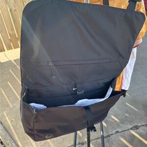 Shoulder strap/ cross body commuter bag- lap top